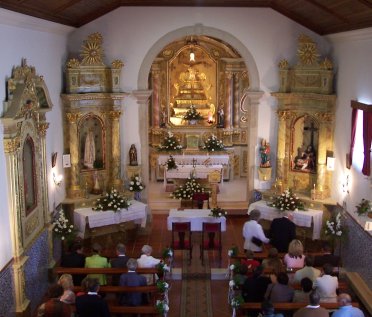Blick auf Altar einer Kapelle